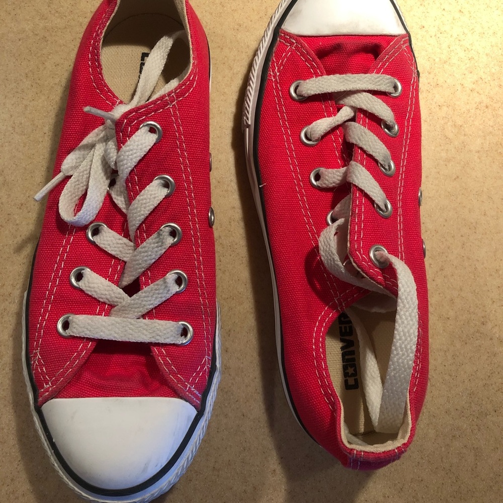 Girl converse